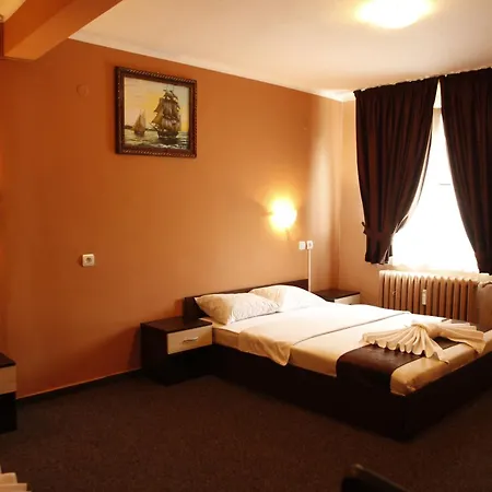 Otel Edona